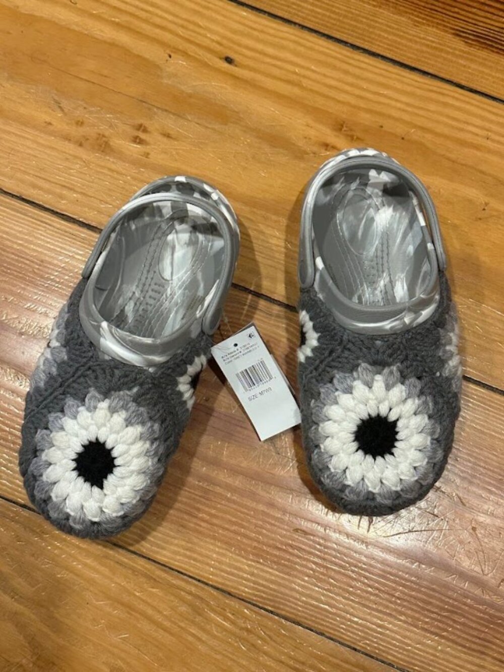 Custom crochet covered faux Crocs, sunflower, Black & White Unisex M7/W9 NEW